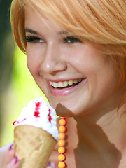 Redhead hottie Violla solo pictures