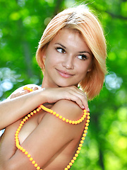 Redhead hottie Violla solo pictures