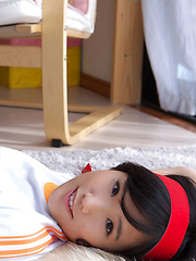 Yuzuki Hashimoto Asian does gym exercises and enjoys ice cream