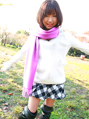 Hot babe Mahiru Tsubaki showing off with joy