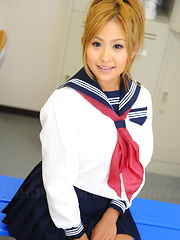 Sexy Japanese teen Yui Aoyama showing off
